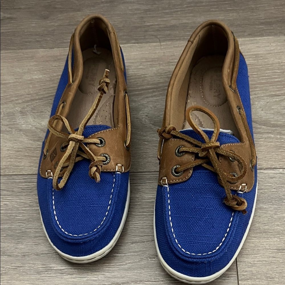 Sperry Women’s Blue and Tan Boat Shoes